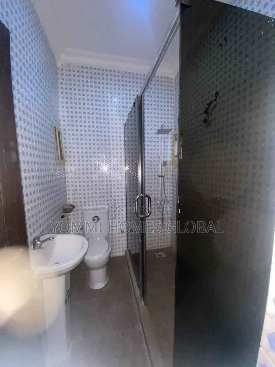 7bdrm Bungalow in 5Th Avenue, Bunkoro for rent