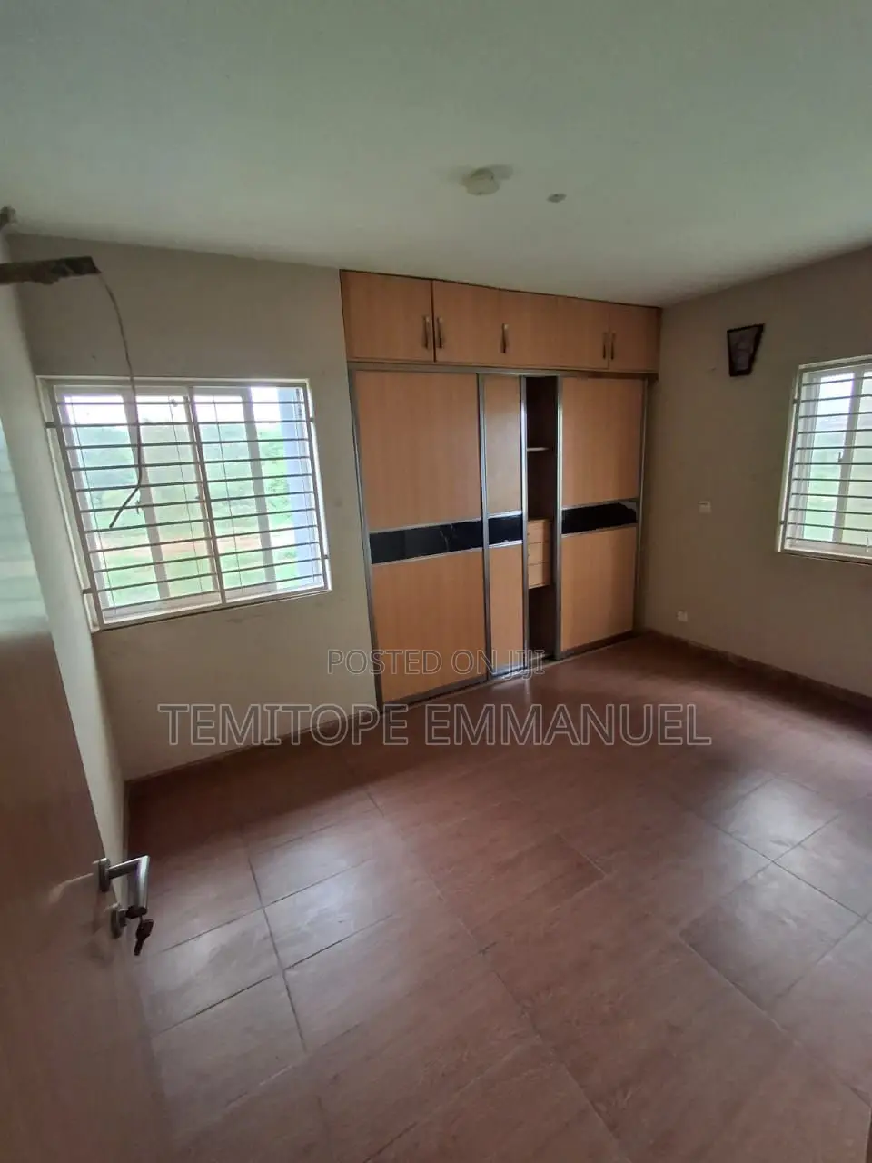 Furnished 3bdrm Apartment in Ipaja for sale
