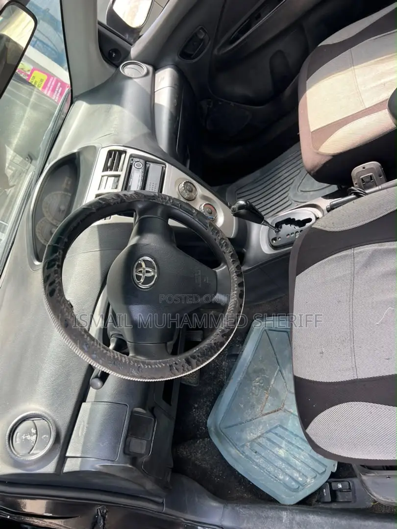 Toyota Yaris 2009 Black