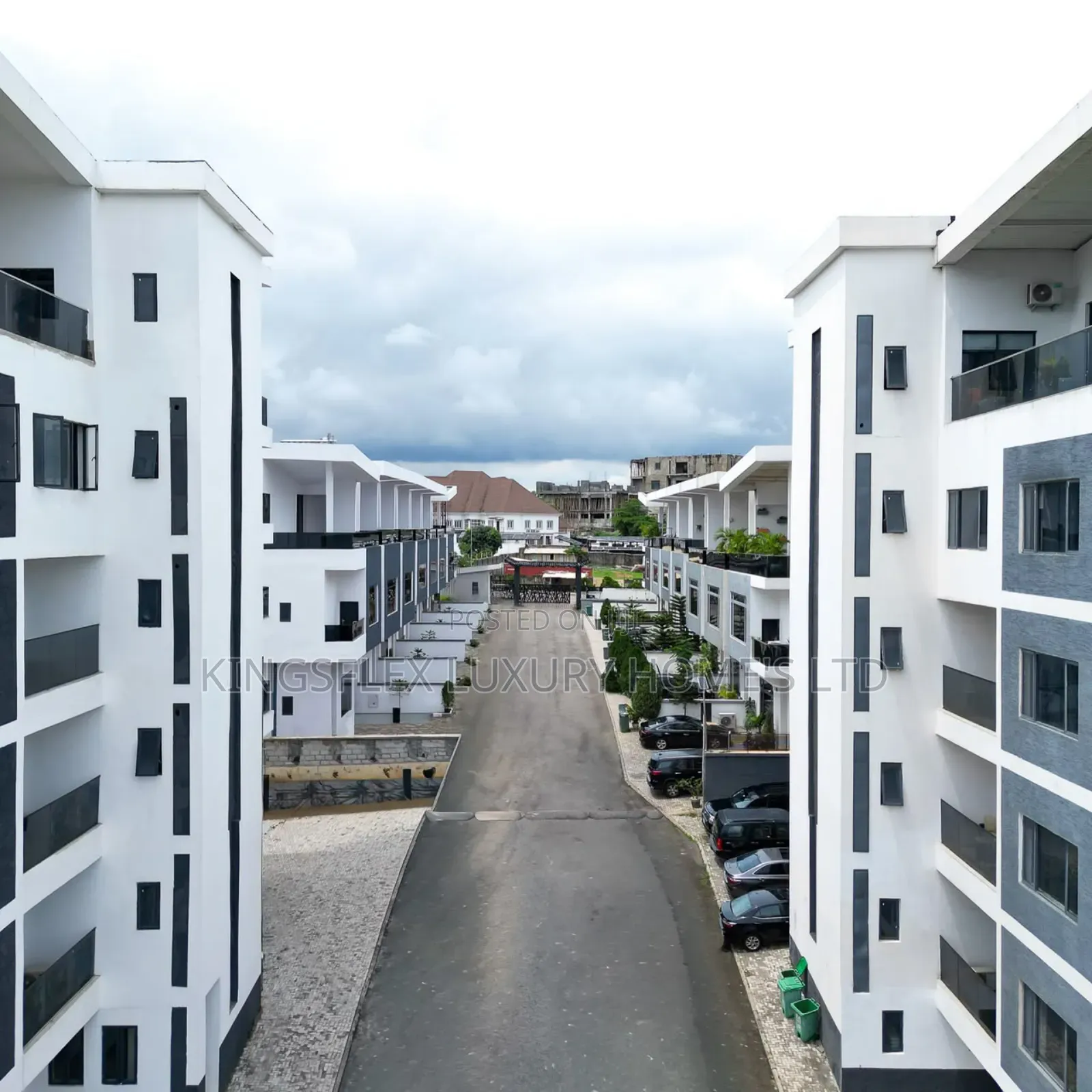 4bdrm Duplex in Estate, Guzape District for sale