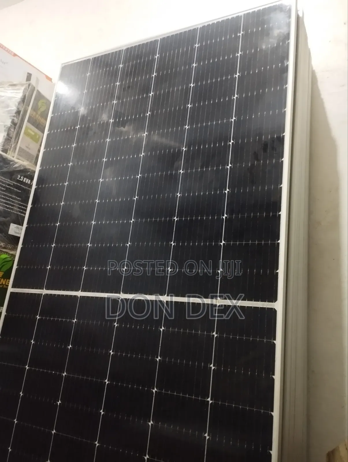 590 Watts 10 Boxbar Bi-Facial Longi Solar Panel
