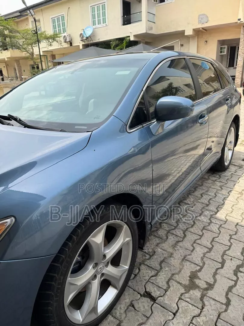 Toyota Venza 2011 Blue