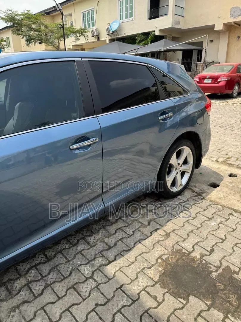 Toyota Venza 2011 Blue