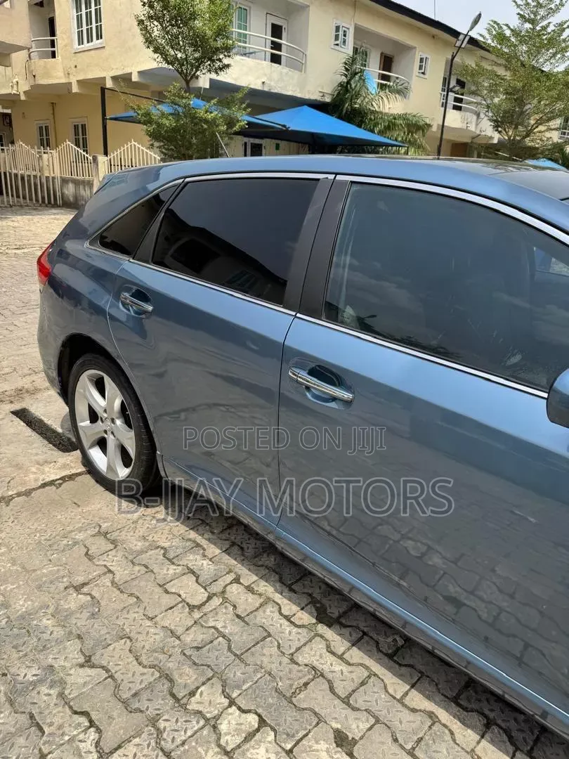 Toyota Venza 2011 Blue