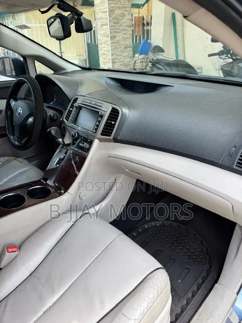 Toyota Venza 2011 Blue