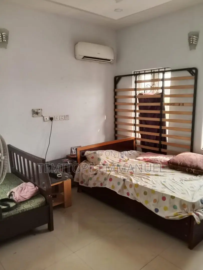 Furnished 6bdrm Duplex in Isheri North for sale