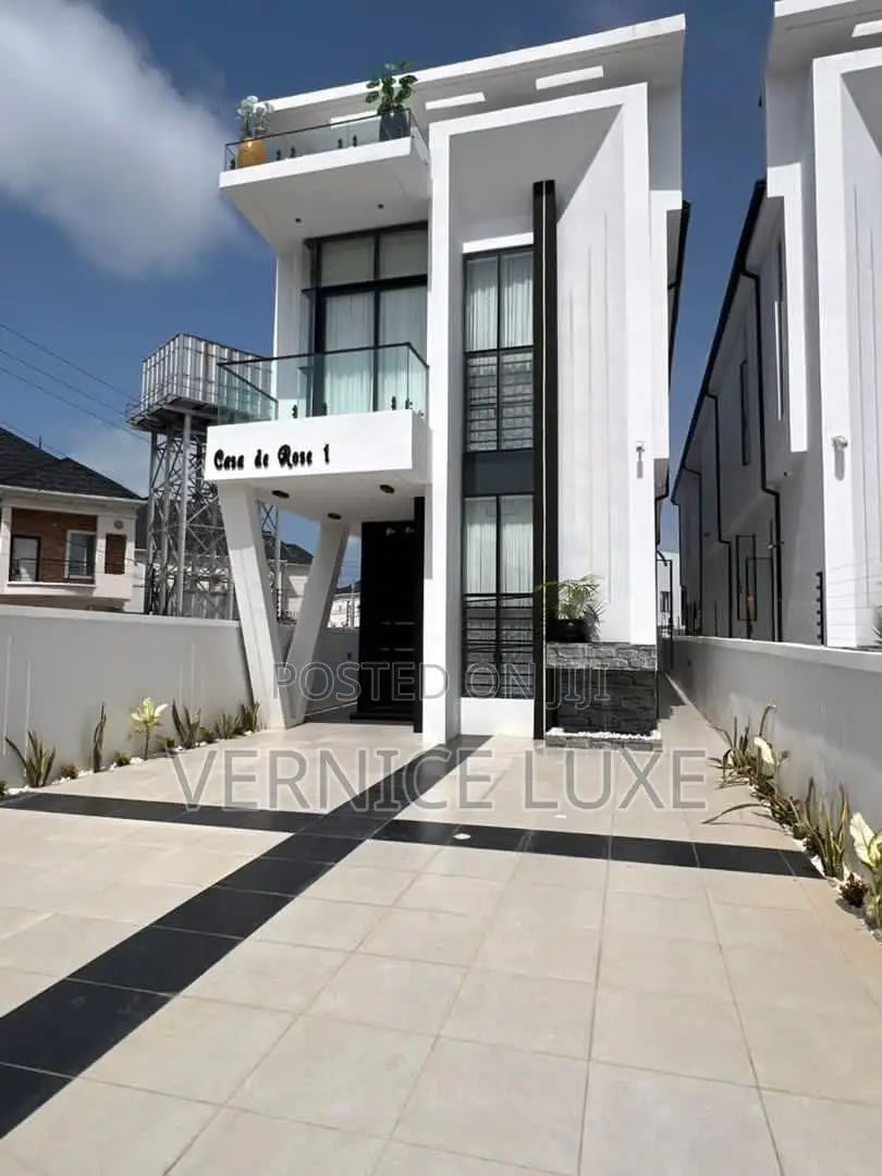 5bdrm Duplex in Ikota for sale