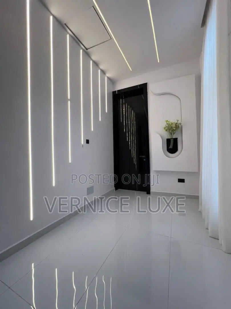 5bdrm Duplex in Ikota for sale