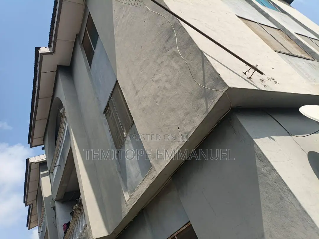 20bdrm Block of Flats in Egbeda for sale