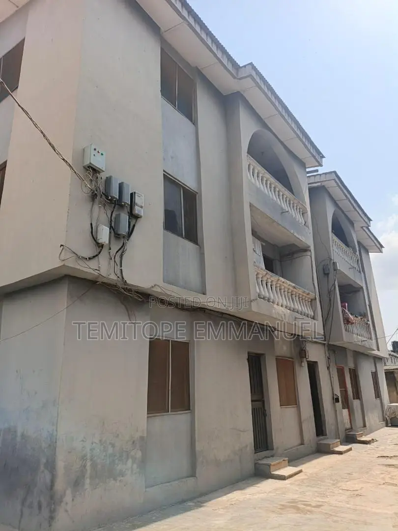 20bdrm Block of Flats in Egbeda for sale