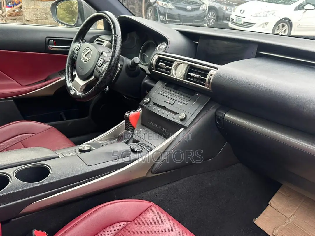 Lexus IS 300 AWD 2017 Gray