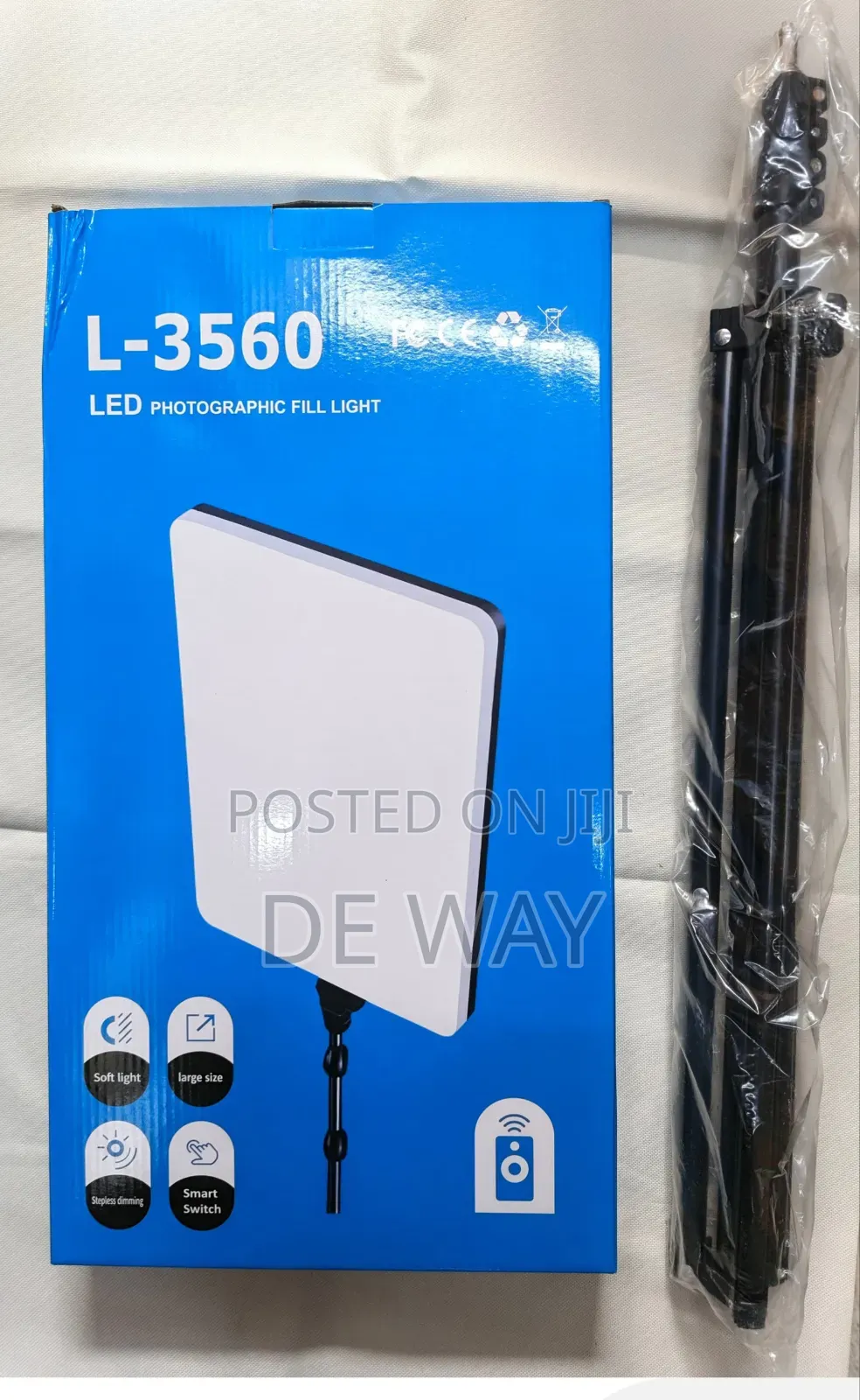 L-3560 Panel Light With a Tripod Stand