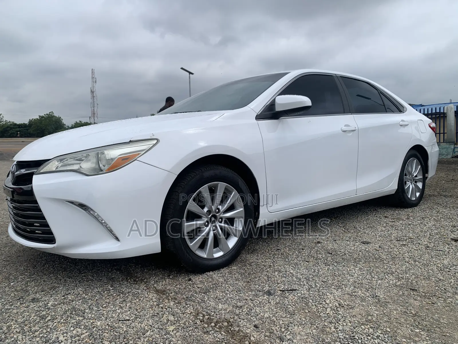 Toyota Camry XLE 4dr Sedan (2.5L 4cyl 6A) 2016 White