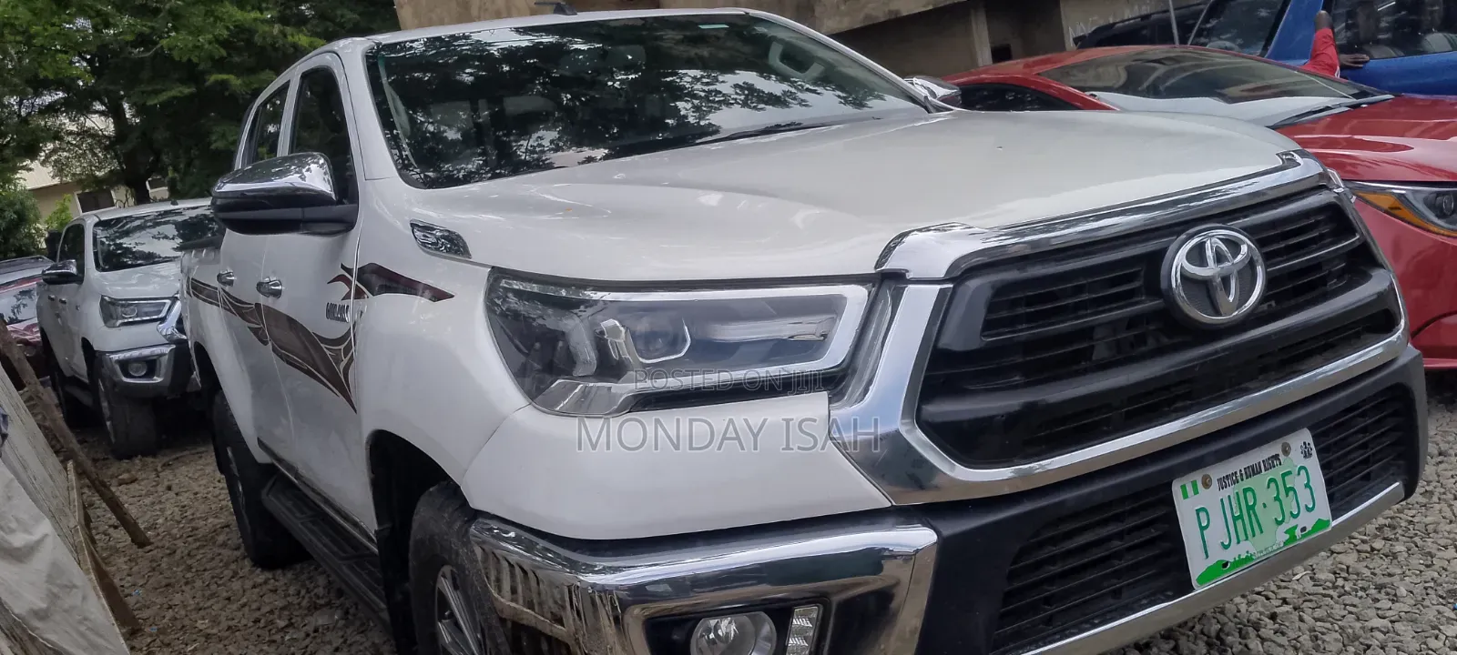 Toyota Hilux 2022 White
