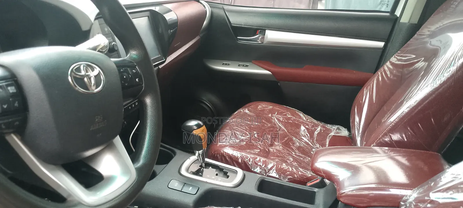 Toyota Hilux 2022 White