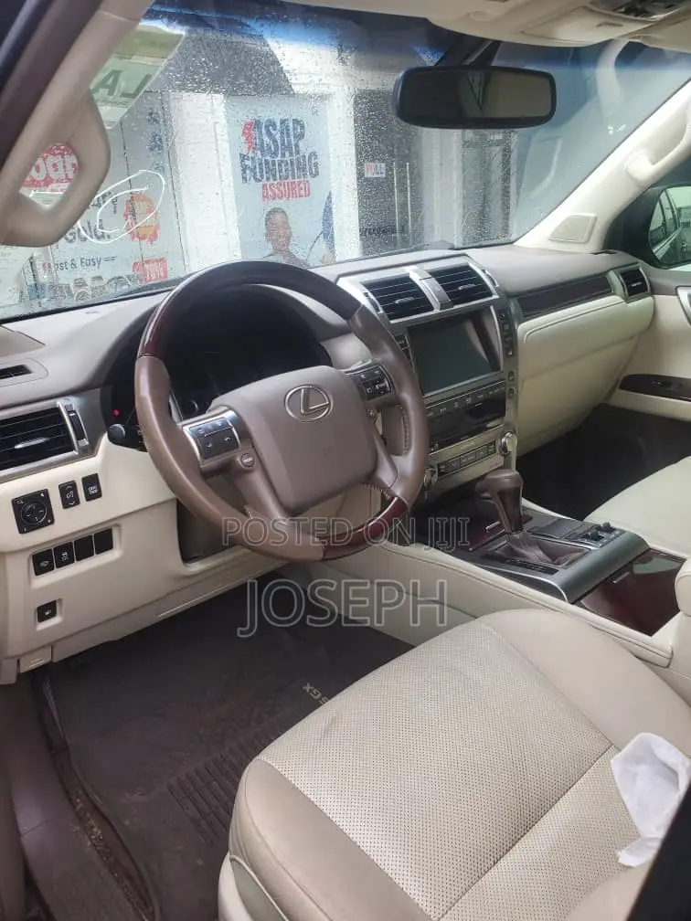 Lexus GX 2019 Blue