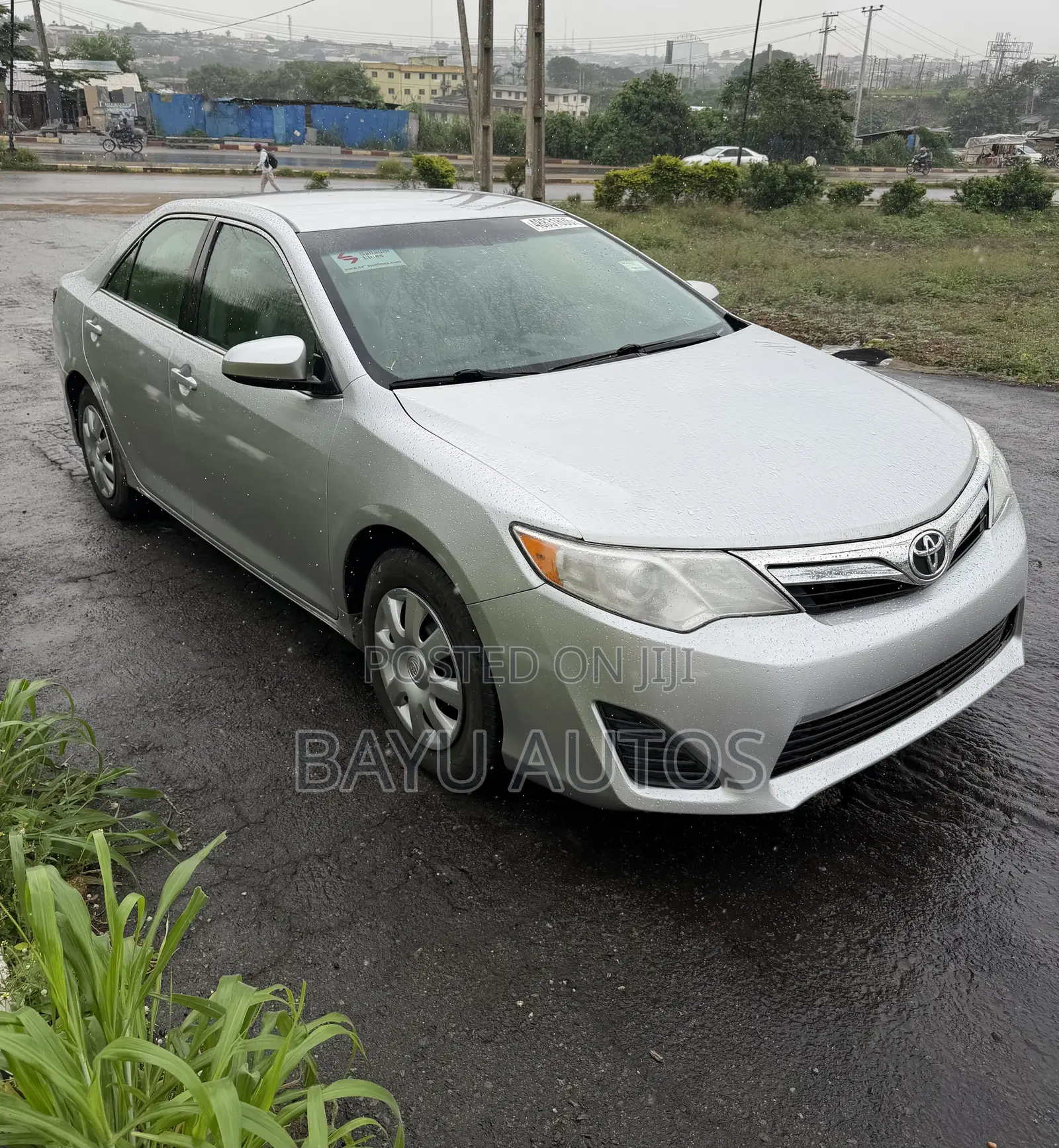 Toyota Camry LE 4dr Sedan (2.5L 4cyl 6A) 2013 Silver