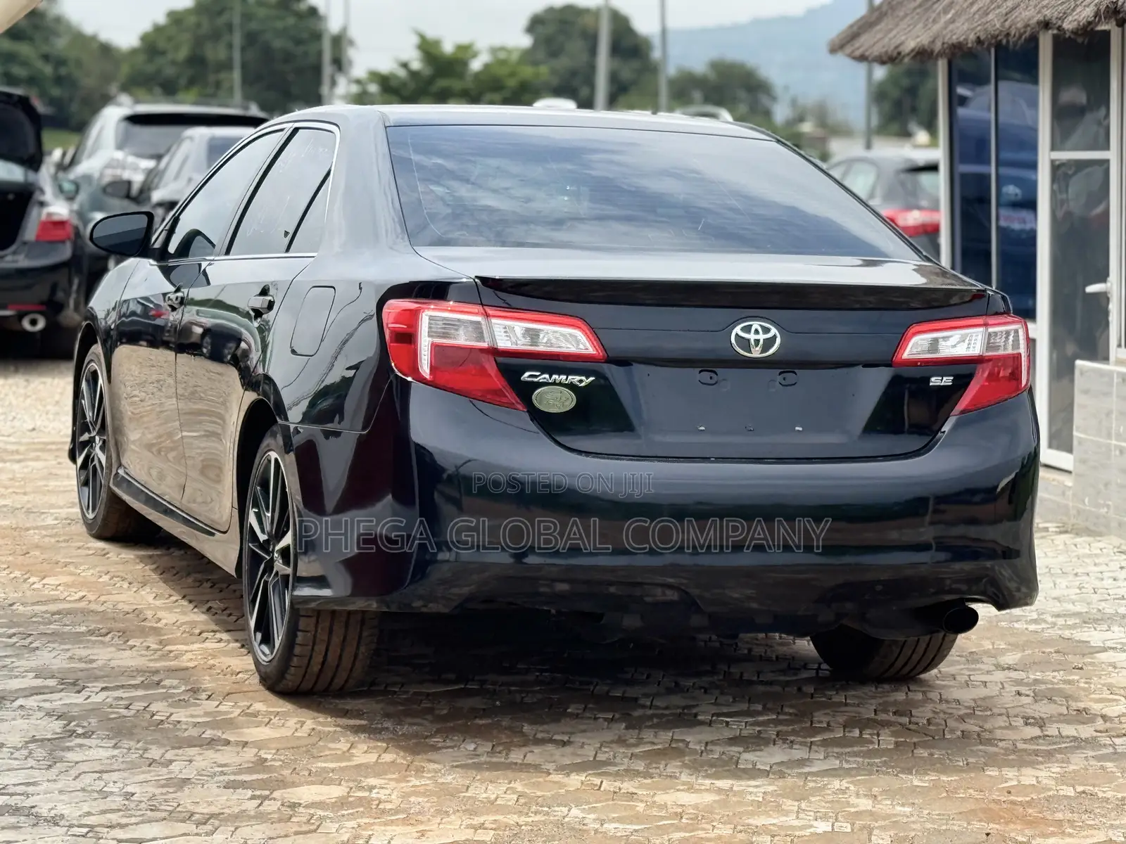 Toyota Camry SE 4dr Sedan (2.5L 4cyl 6A) 2013 Black