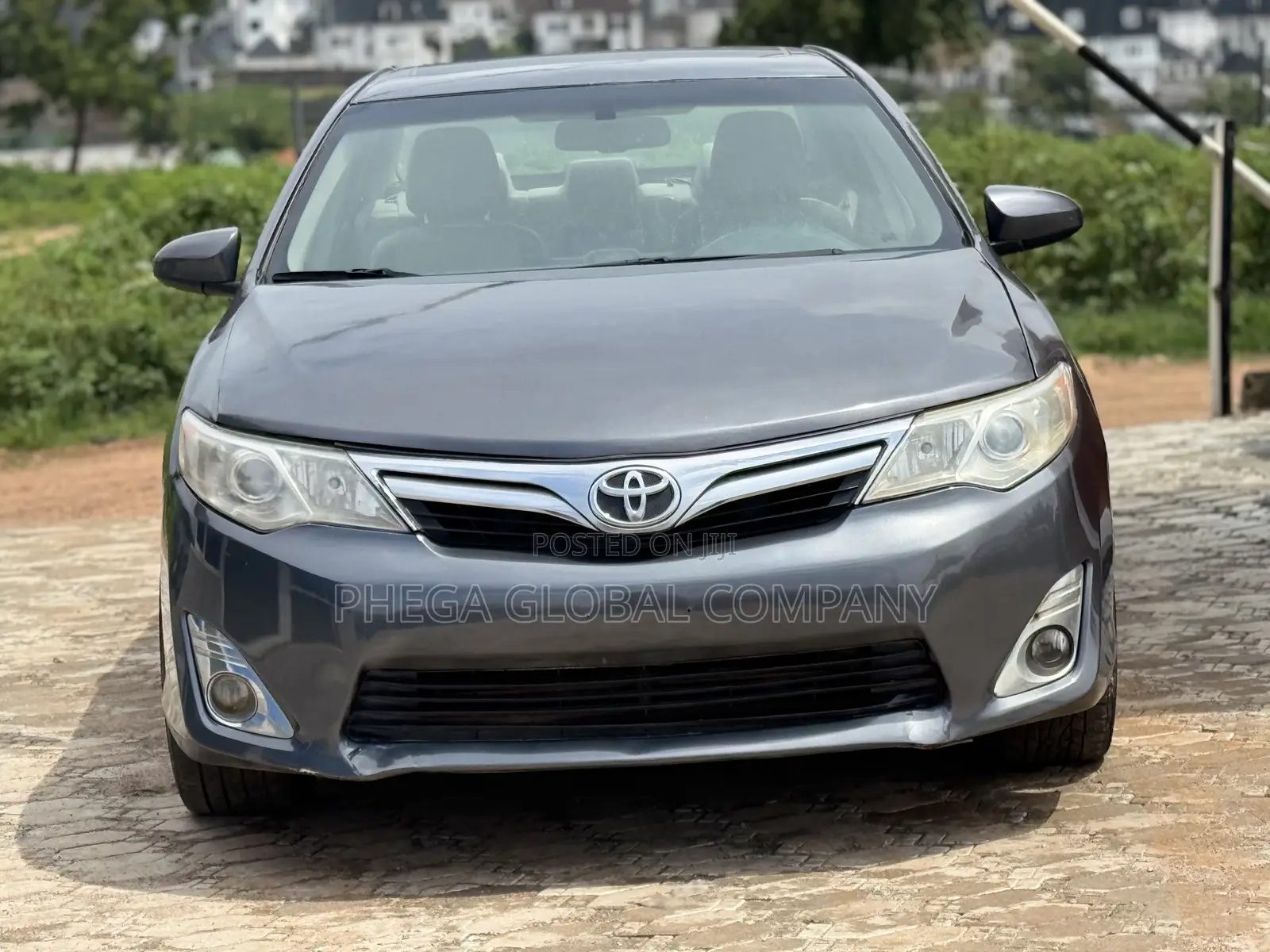 Toyota Camry XLE 4dr Sedan (2.5L 4cyl 6A) 2013 Gray