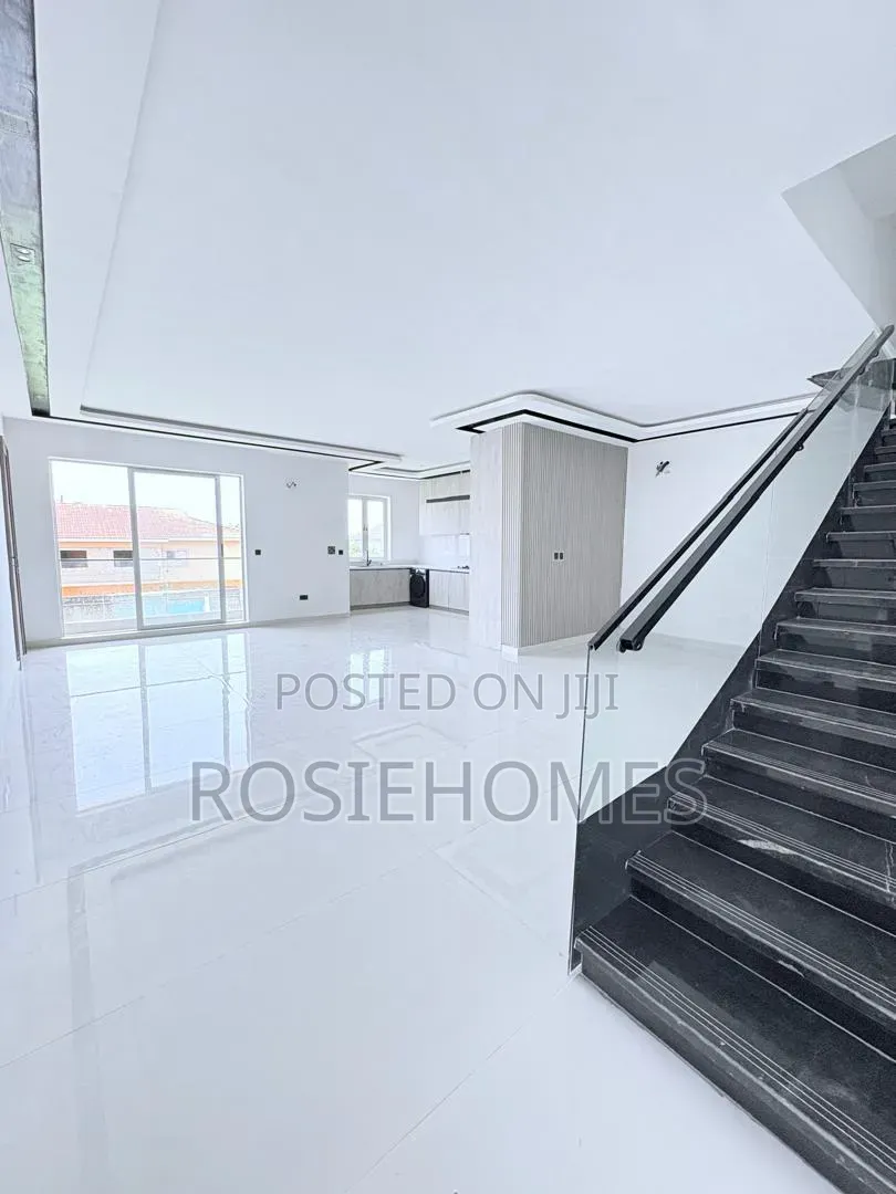 2bdrm Duplex in Lekki Phase1 for rent