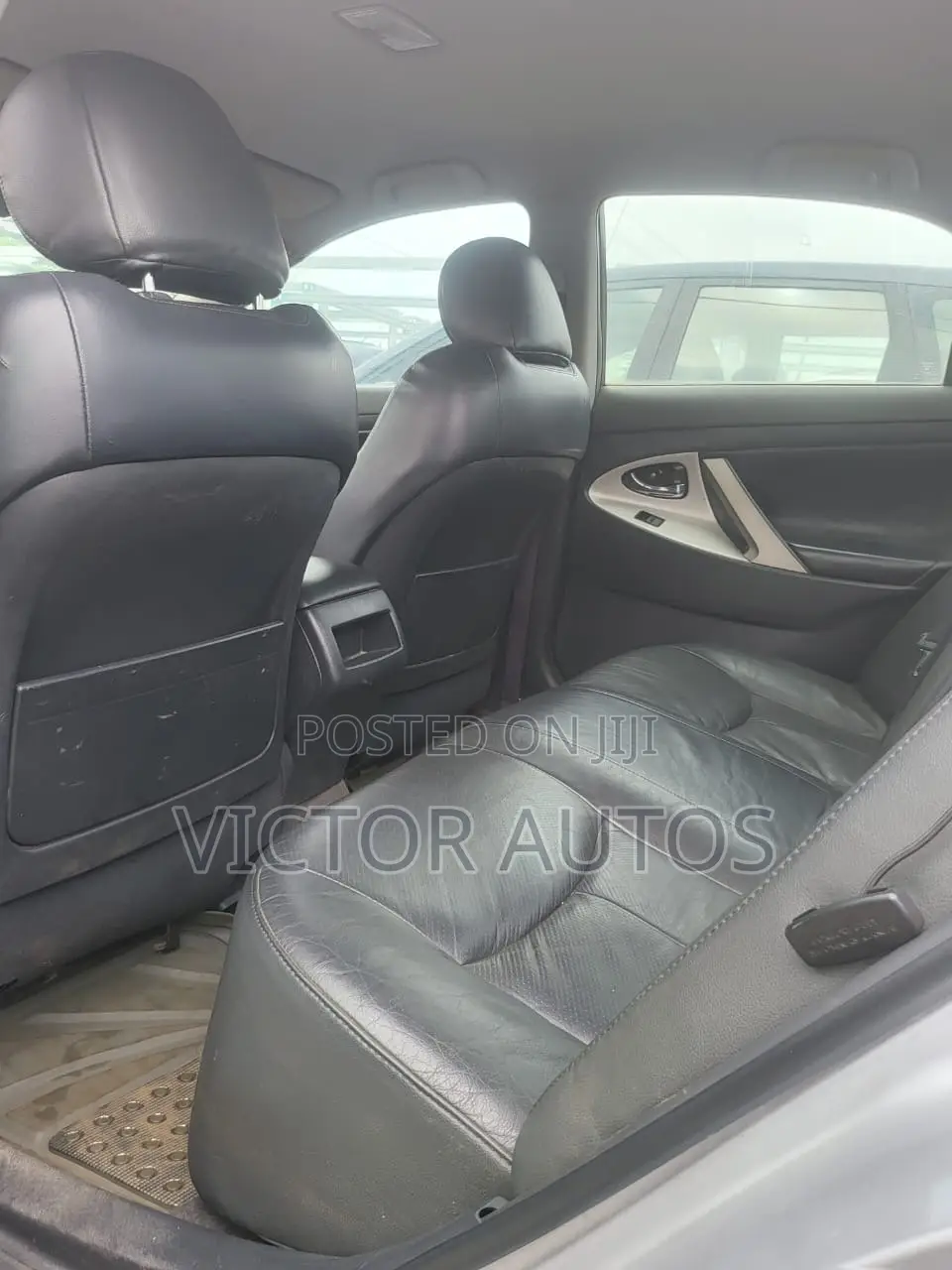 Toyota Camry SE V6 4dr Sedan (3.5L 6cyl 6A) 2011 Silver