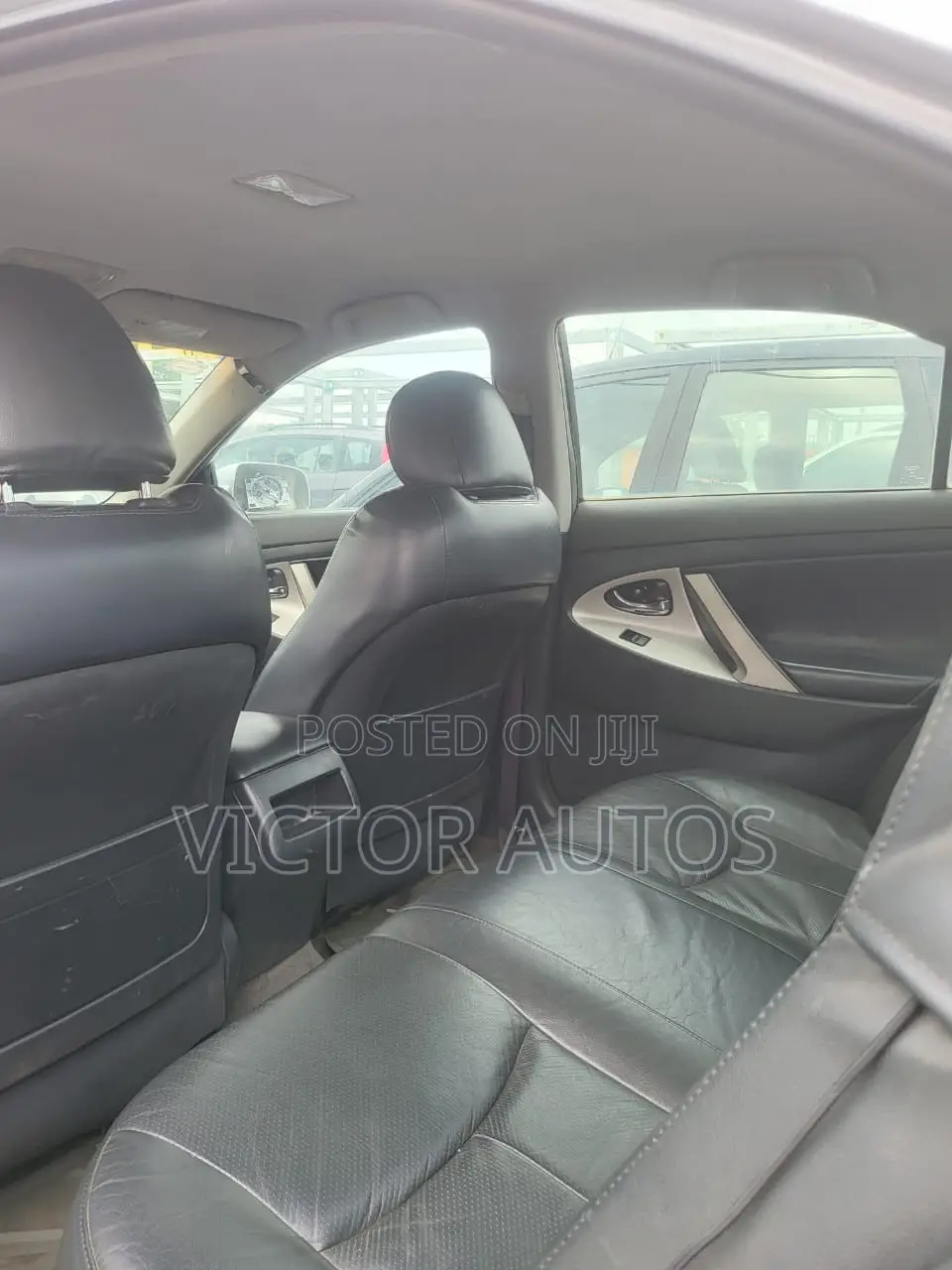 Toyota Camry SE V6 4dr Sedan (3.5L 6cyl 6A) 2011 Silver