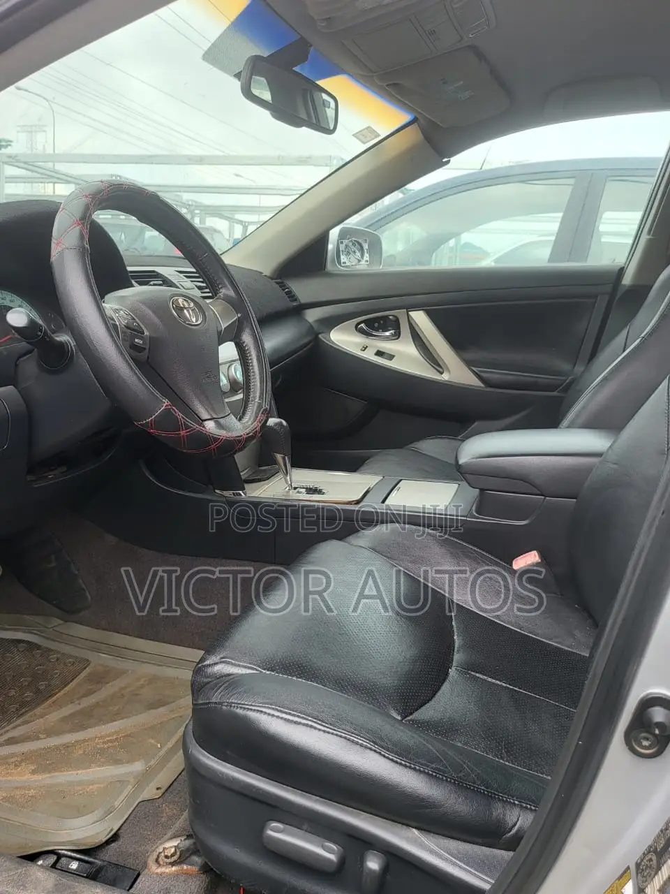 Toyota Camry SE V6 4dr Sedan (3.5L 6cyl 6A) 2011 Silver