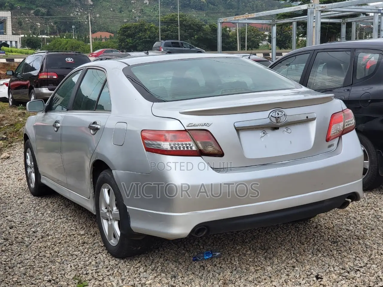 Toyota Camry SE V6 4dr Sedan (3.5L 6cyl 6A) 2011 Silver