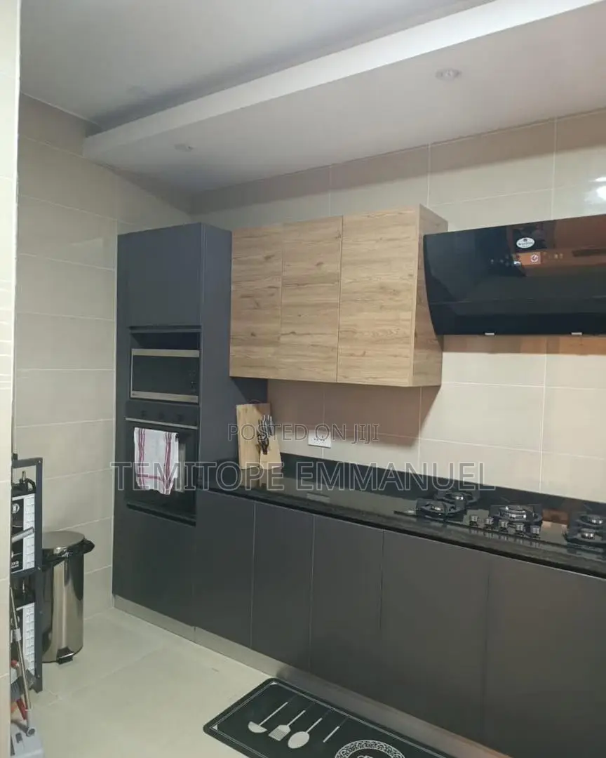 Furnished 3bdrm Apartment in Victoria Island for sale