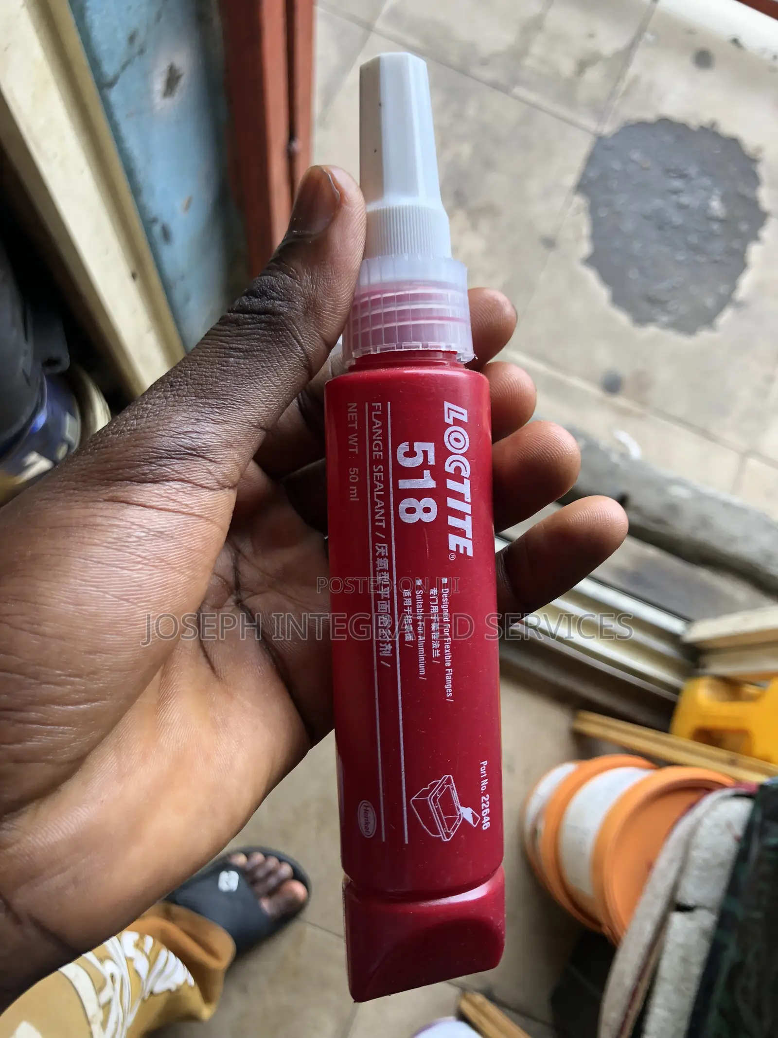 Loctite 518 Flange Sealant.