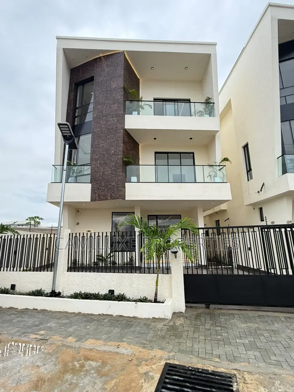 5bdrm Duplex in Orchid, Lekki Phase 1 for sale
