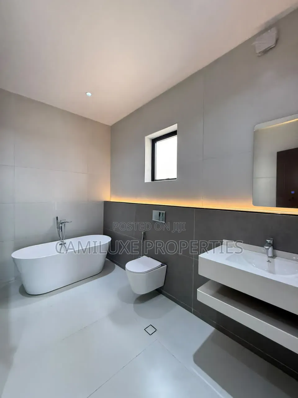 5bdrm Duplex in Orchid, Lekki Phase 1 for sale