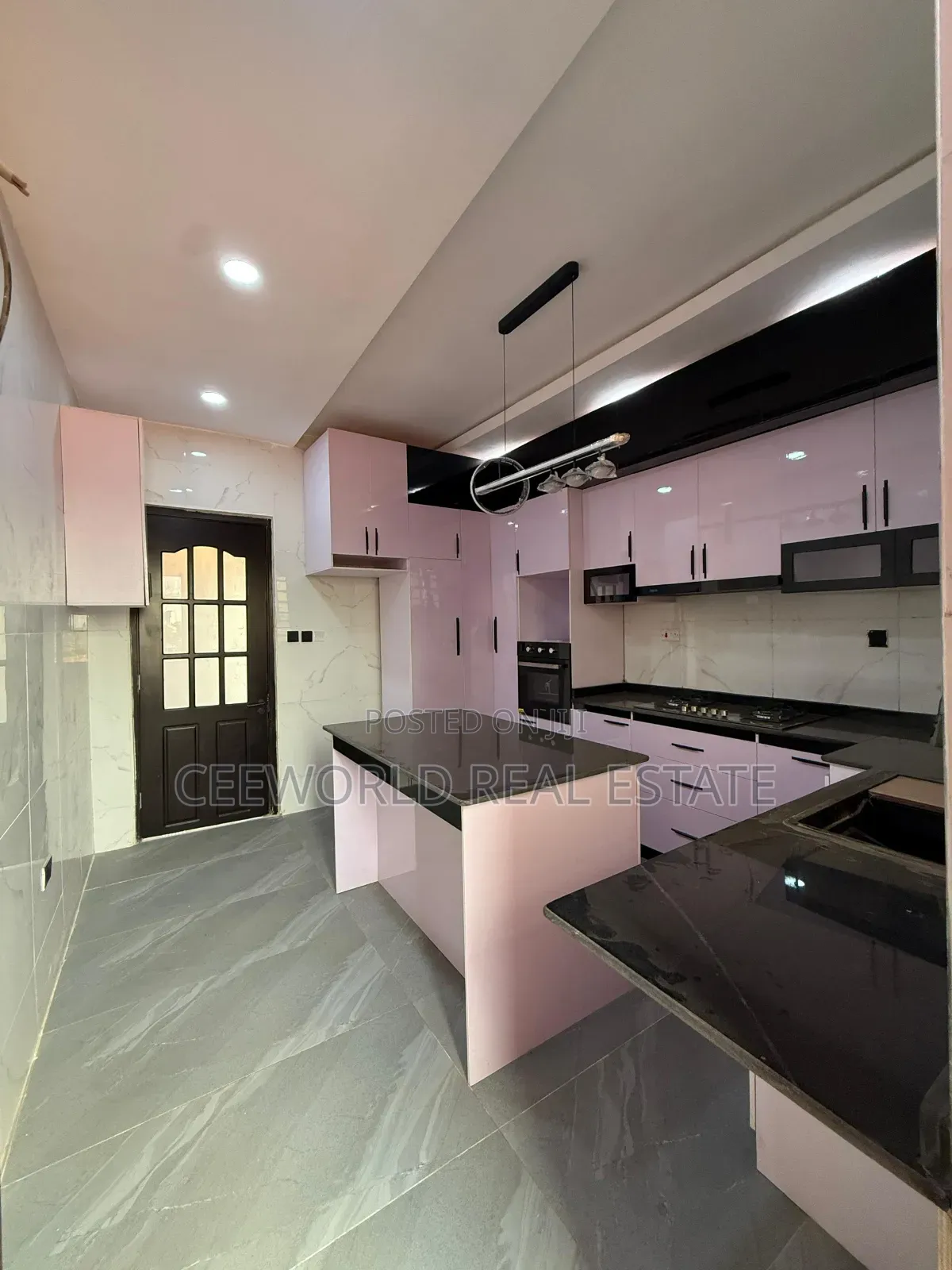 3bdrm Apartment in Akala Estate Akobo for rent