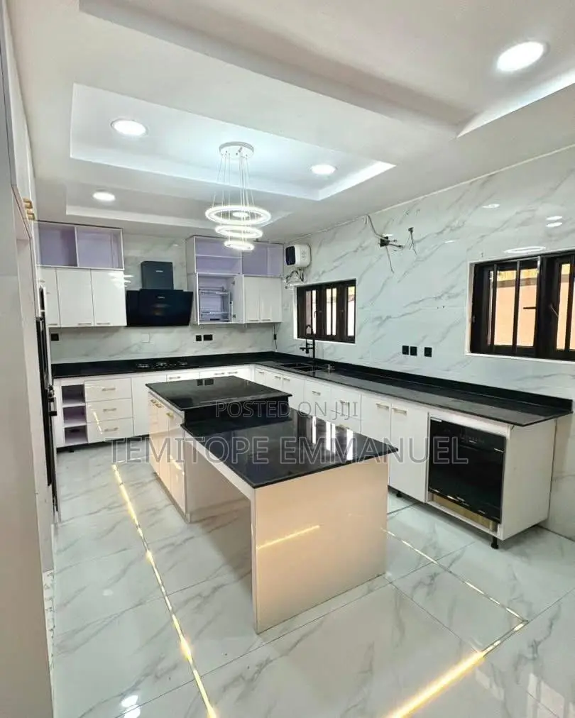 Furnished 6bdrm Duplex in Lekki for rent