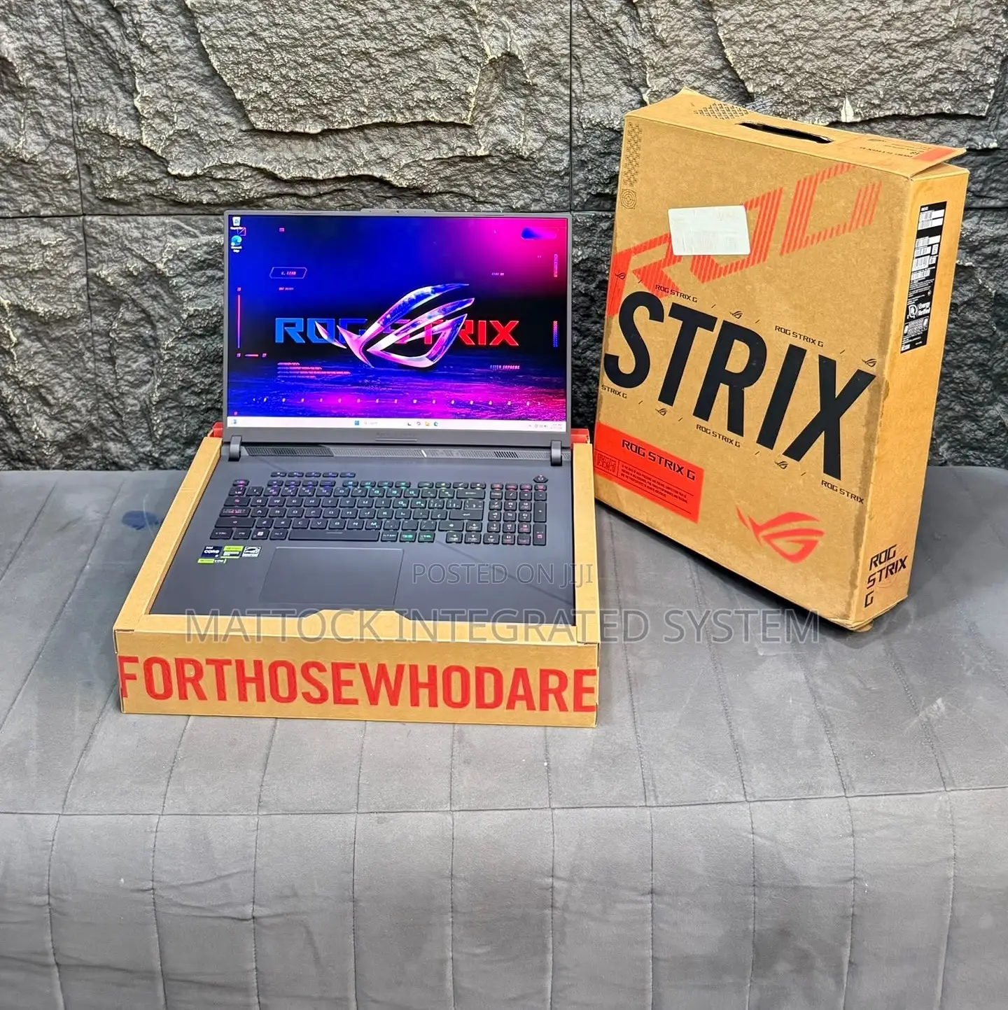 New Laptop Asus ROG Strix G18 32GB Intel Core i9 SSD 1T