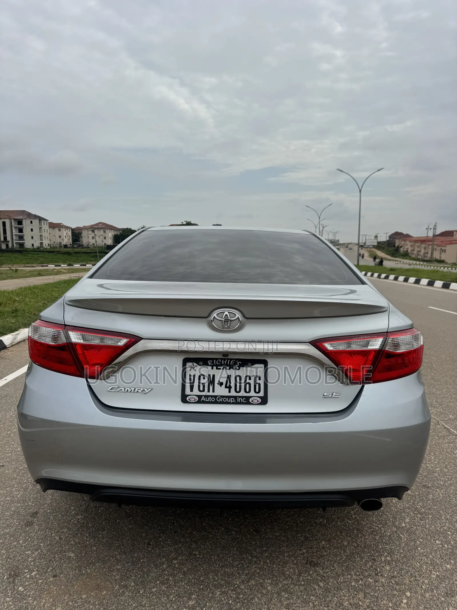 Toyota Camry SE 4dr Sedan (2.5L 4cyl 6A) 2016 Silver