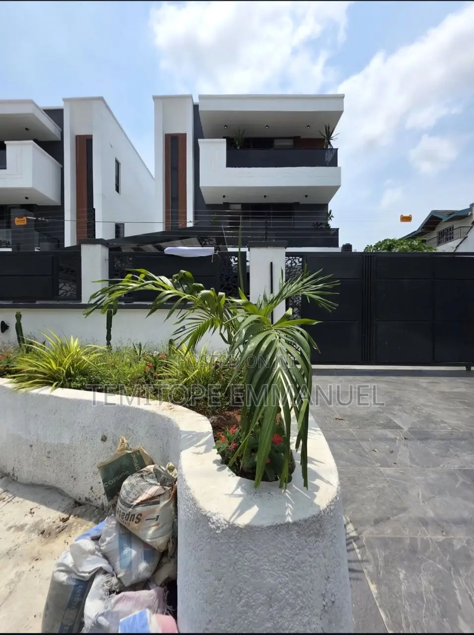 Furnished 5bdrm Duplex in Lekki Phase 1 for sale