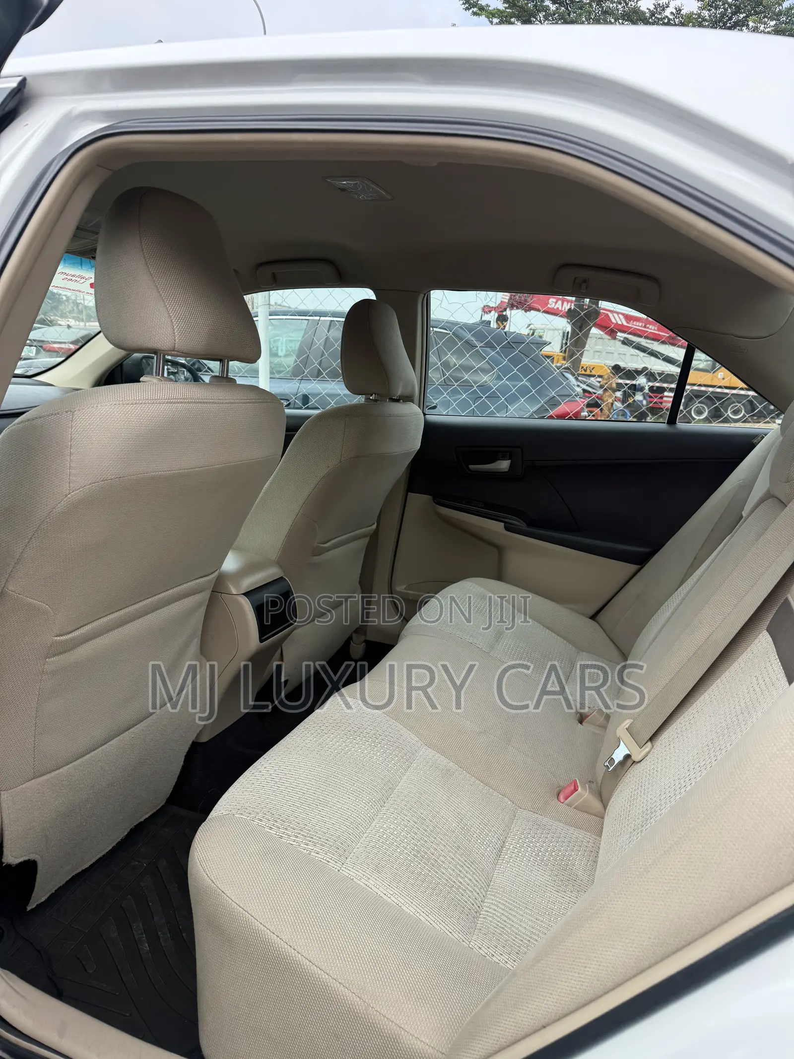 Toyota Camry SE 4dr Sedan (2.5L 4cyl 6A) 2013 White