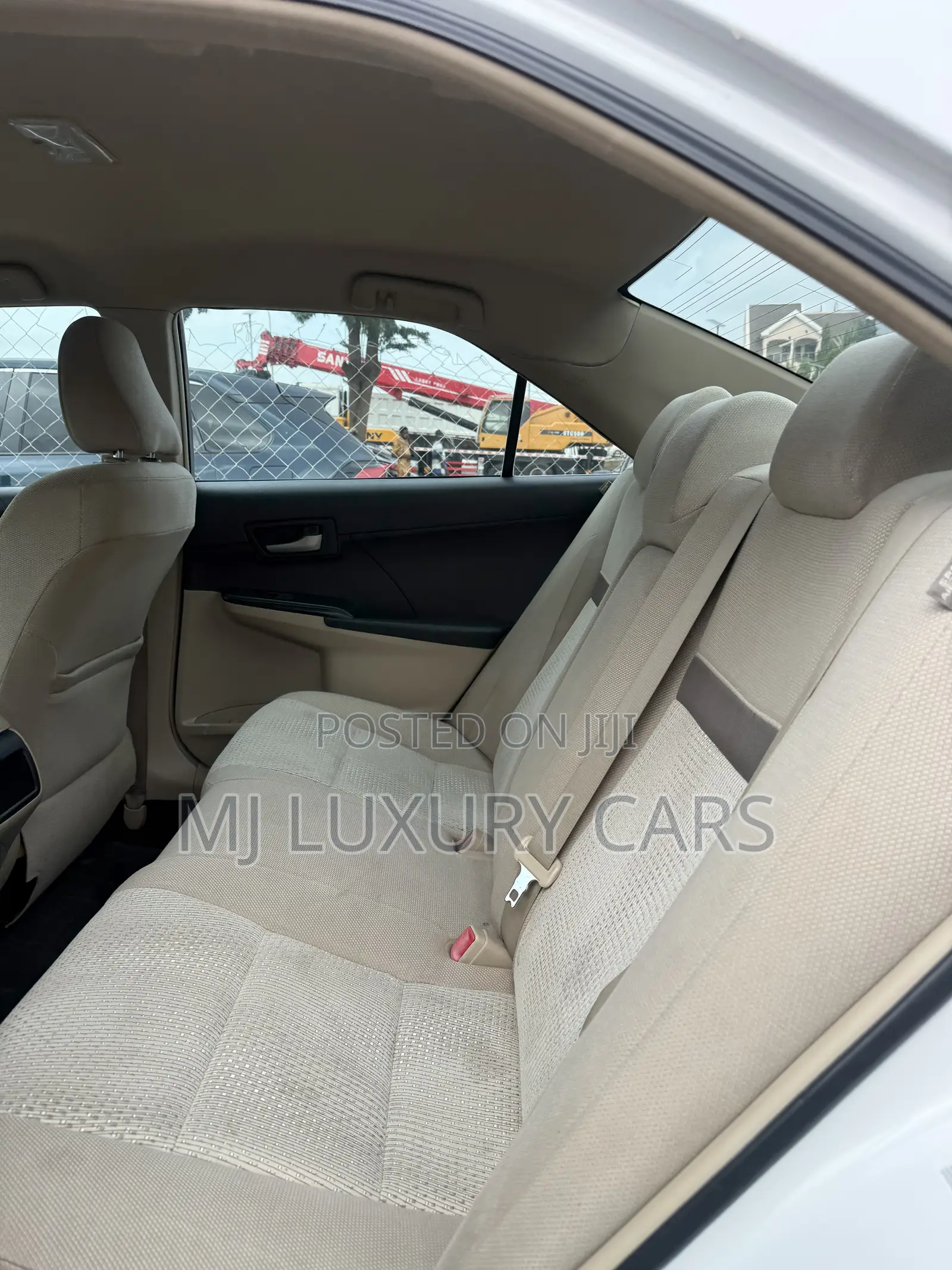Toyota Camry SE 4dr Sedan (2.5L 4cyl 6A) 2013 White