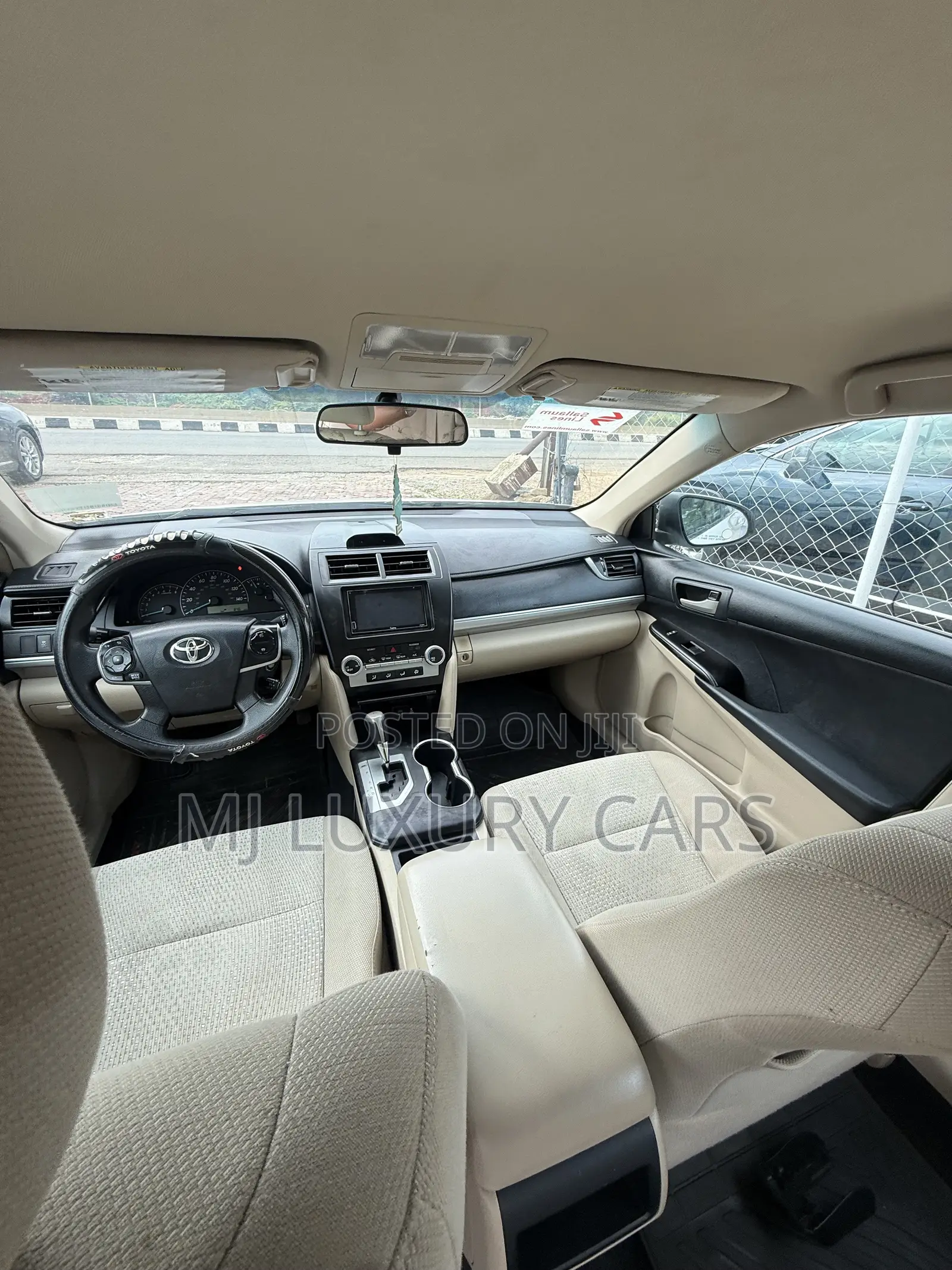 Toyota Camry SE 4dr Sedan (2.5L 4cyl 6A) 2013 White