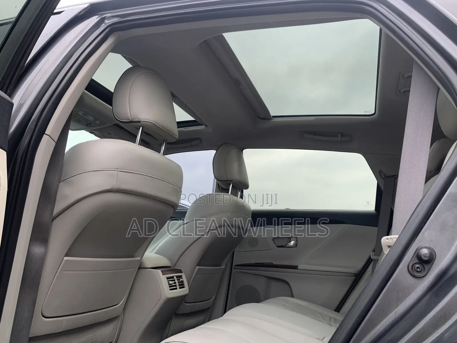 Toyota Venza XLE 2010 Gray