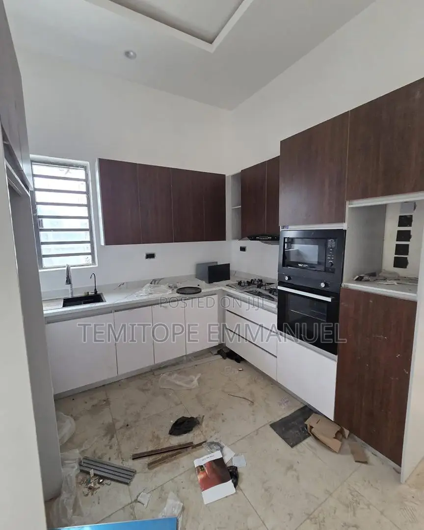 Furnished 3bdrm Apartment in Ikeja GRA for sale