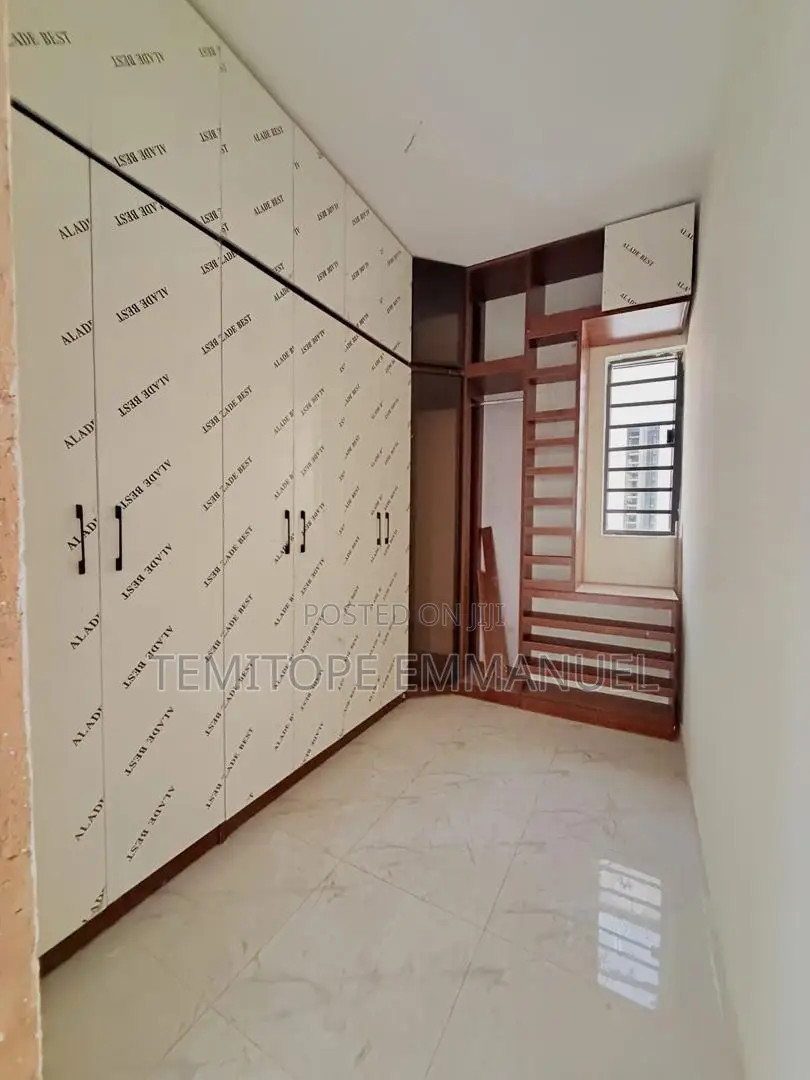 Furnished 5bdrm Duplex in Omole Phase 1 for sale