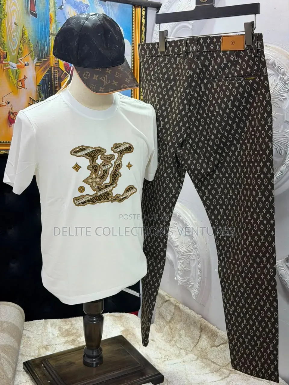 *High Quality Luxury Louis Vuitton Vited Top and Pant Available