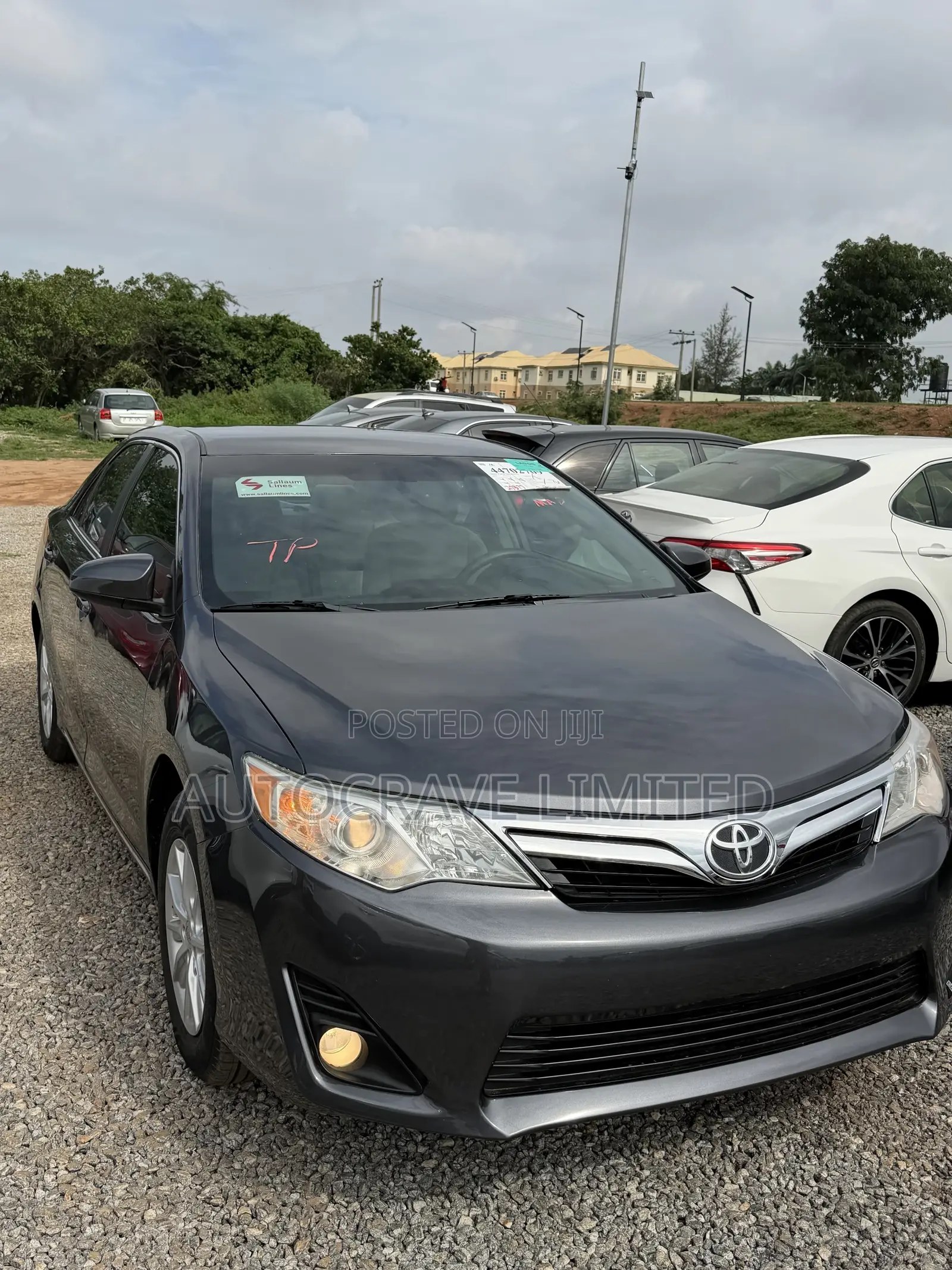 Toyota Camry LE 4dr Sedan (2.5L 4cyl 6A) 2013 Silver