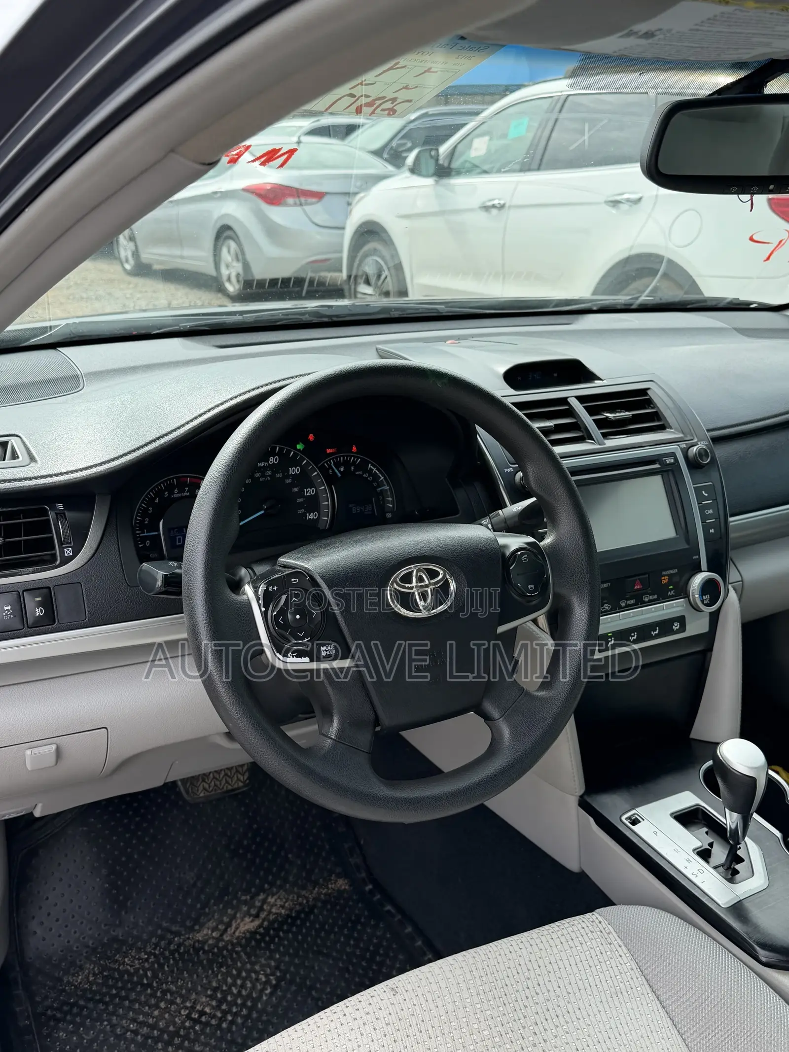 Toyota Camry LE 4dr Sedan (2.5L 4cyl 6A) 2013 Silver