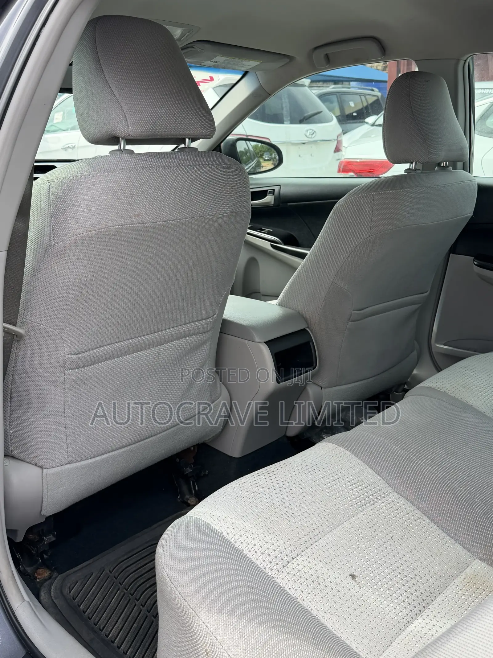 Toyota Camry LE 4dr Sedan (2.5L 4cyl 6A) 2013 Silver