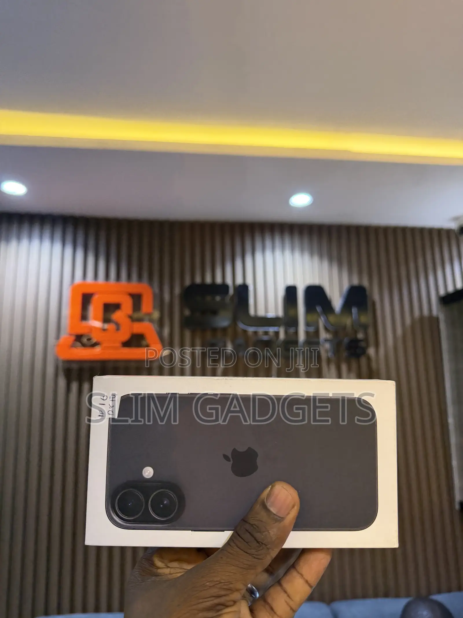 New Apple iPhone 16 128 GB Black