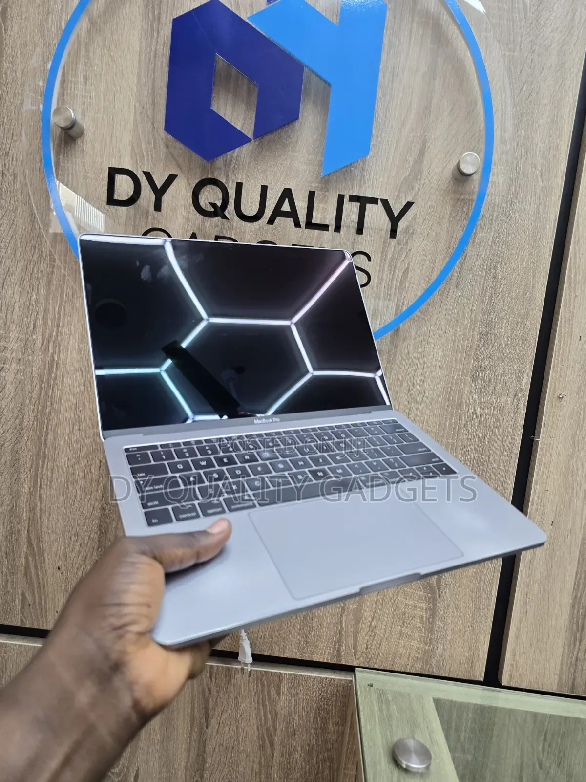 Laptop Apple MacBook Pro 2017 8GB Intel Core i5 SSD 256GB