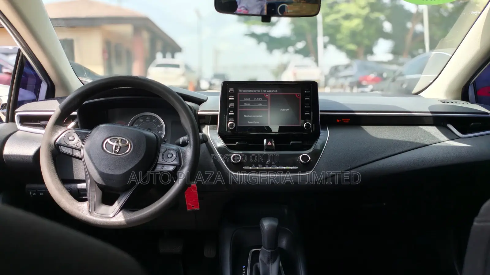 Toyota Corolla LE 2020 White